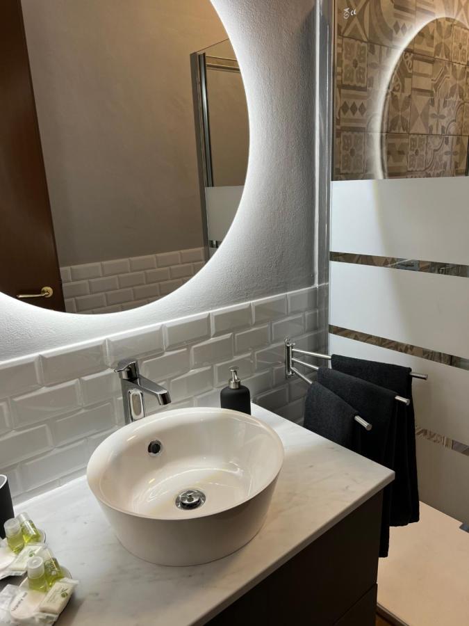 Apartamento Stylish 3 Km Away From Duomo - Netflix, Wi-fi, All Comforts Included Milán