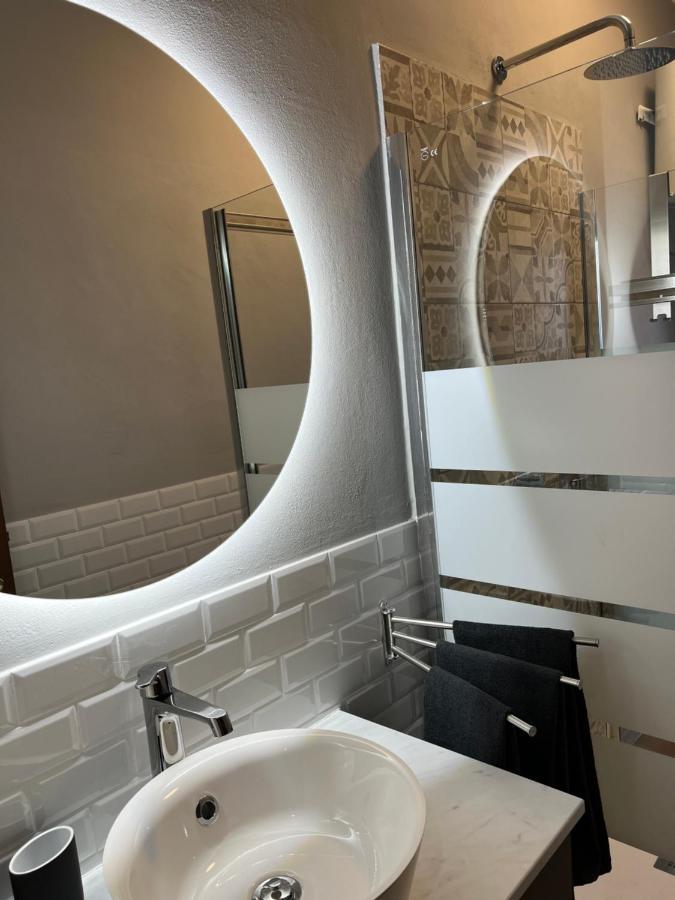 Stylish 3 Km Away From Duomo - Netflix, Wi-fi, All Comforts Included Apartamento Milán
